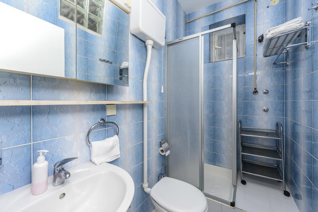 Two Palms Villa Затон Номер фото