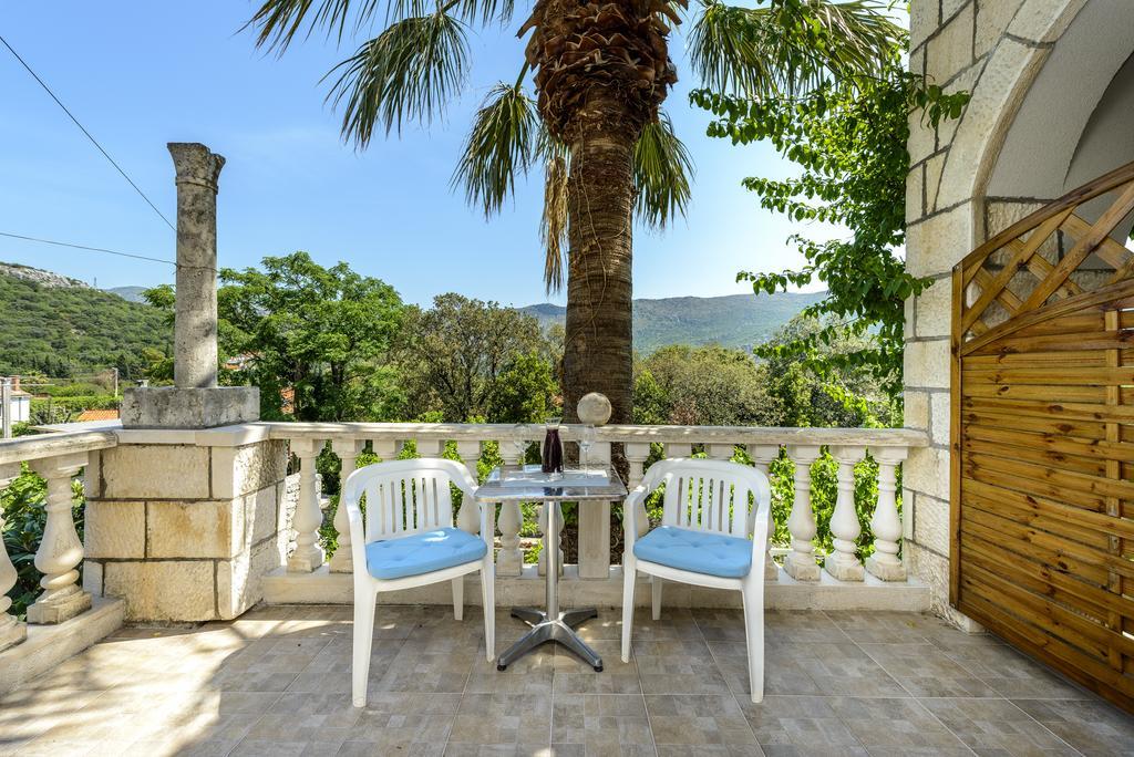 Two Palms Villa Затон Екстер'єр фото