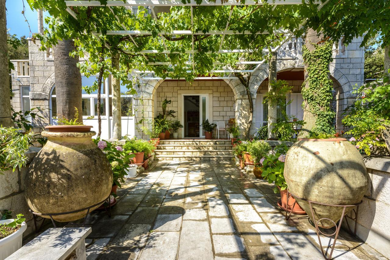 Two Palms Villa Затон Екстер'єр фото
