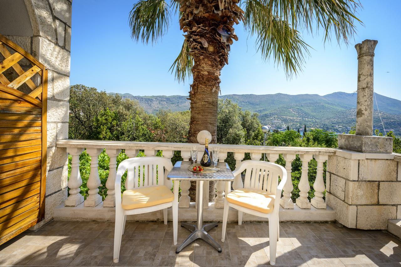Two Palms Villa Затон Екстер'єр фото
