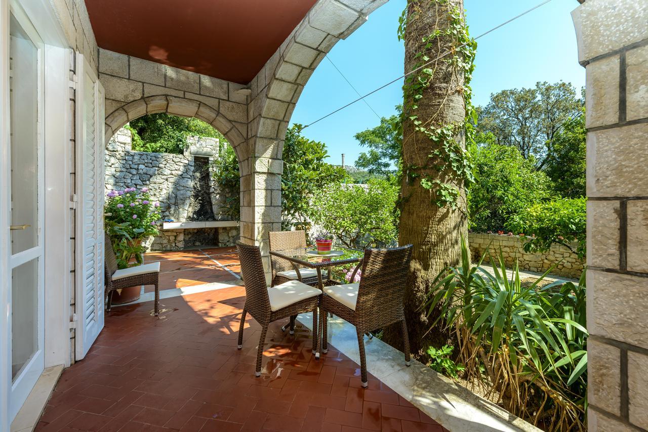 Two Palms Villa Затон Екстер'єр фото