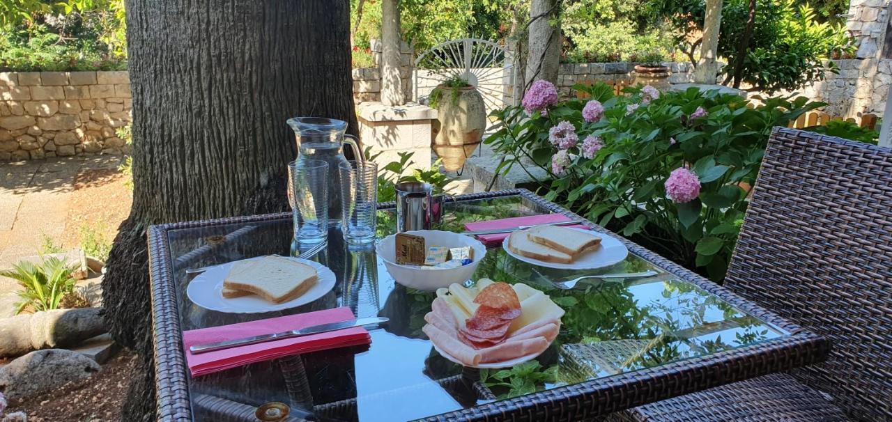 Two Palms Villa Затон Екстер'єр фото