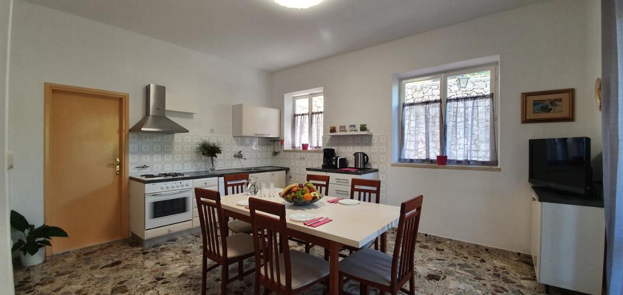 Two Palms Villa Затон Екстер'єр фото